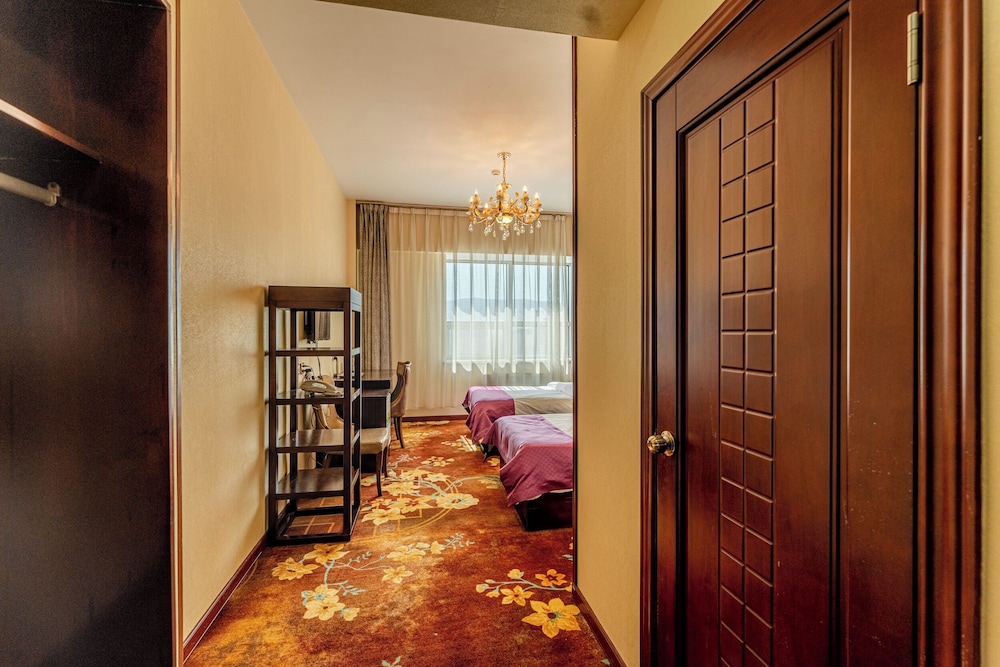Standard Twin Room, City View photo 3
