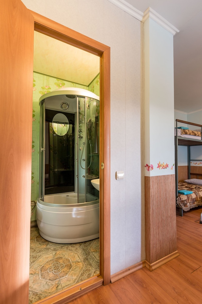 Comfort Room (For 5 Persons) photo 3