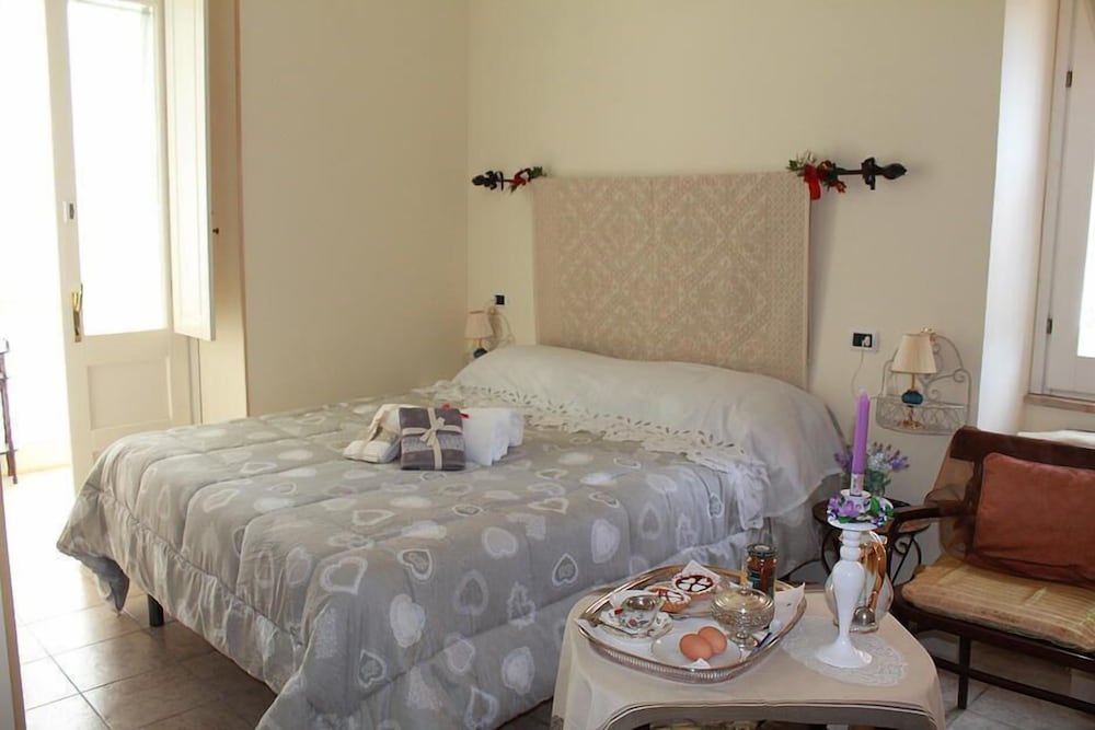 Superior Double or Twin Room, 1 Double or 2 Twin Beds, Private Bathroom (Violetta)