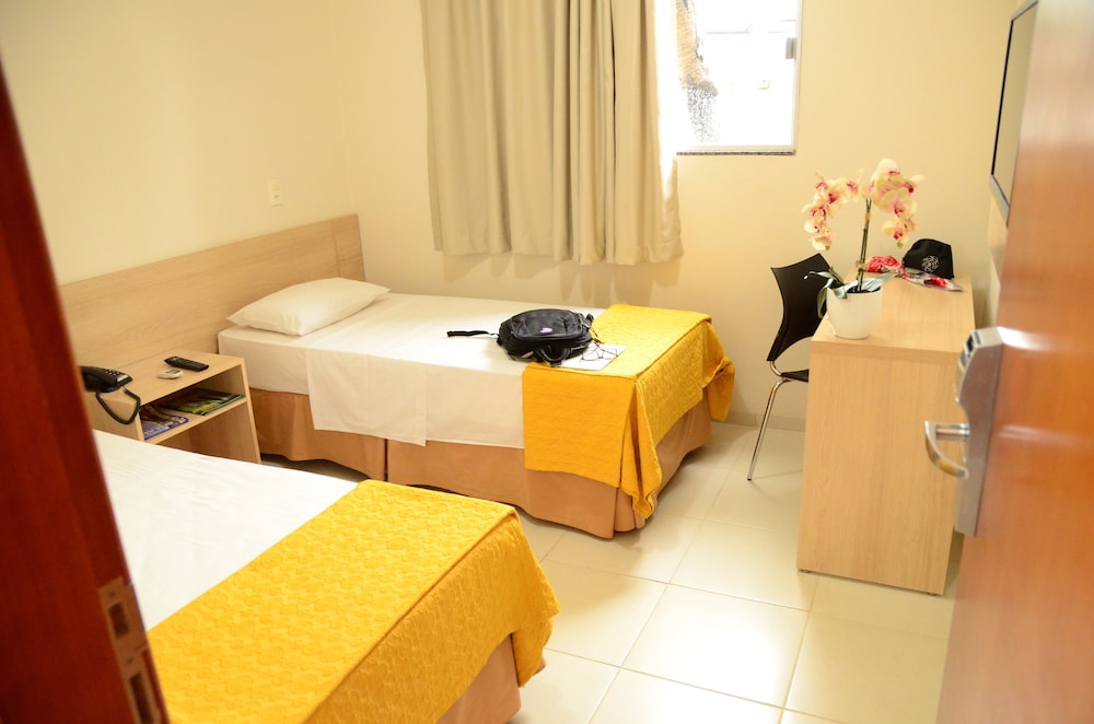 Standard Twin Room photo 2