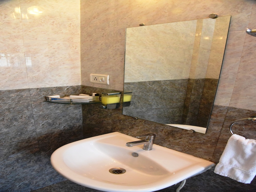 Executive Room - Photo 3