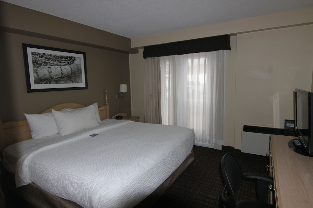 Suite, 1 King Bed, 2 Bedroom, 1 Pull Out, Non Smoking (First Floor Drive Up) - Photo 2