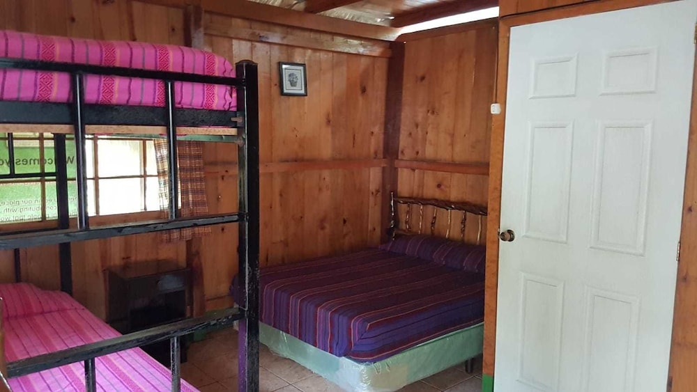 Standard Quadruple Room, Private Bathroom (2 Single and 1 Bunk Bed) photo 1