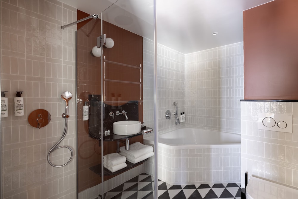 Superior Double or Twin Room photo 2