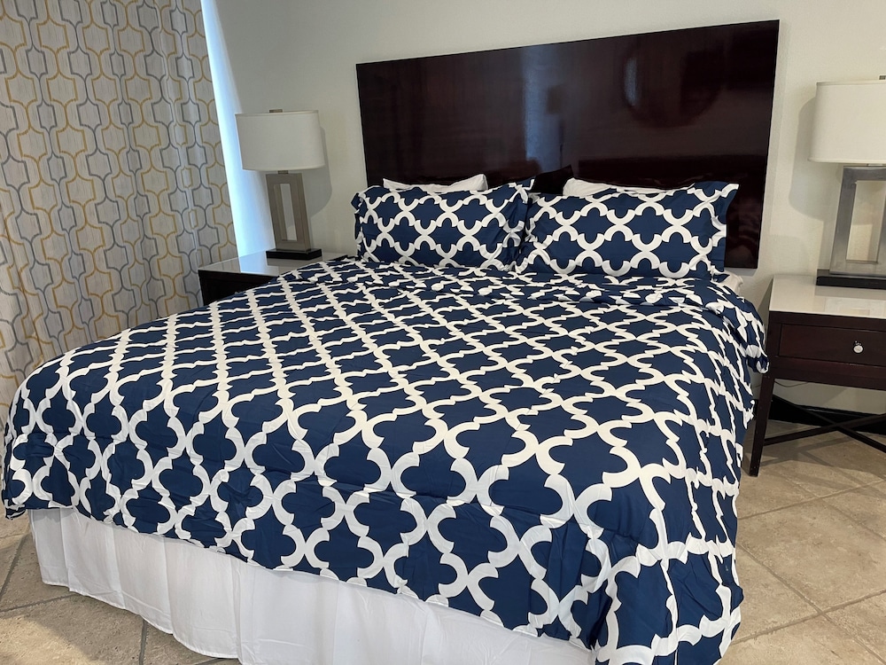 Room - Photo 2