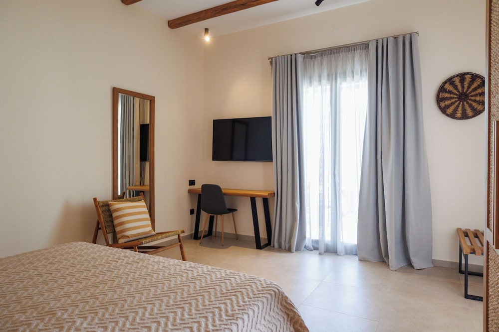 Suite, 2 Bedrooms, Sea View with a private pool photo 2