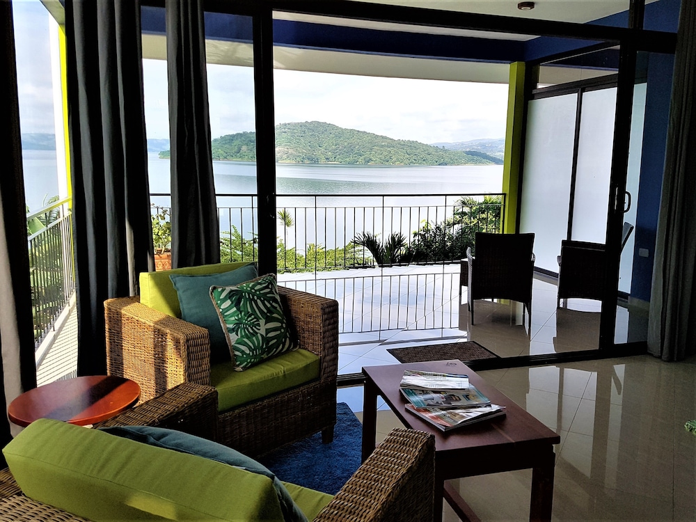 Standard Studio Suite, 1 Bedroom, Lake View, Lakeside photo 3