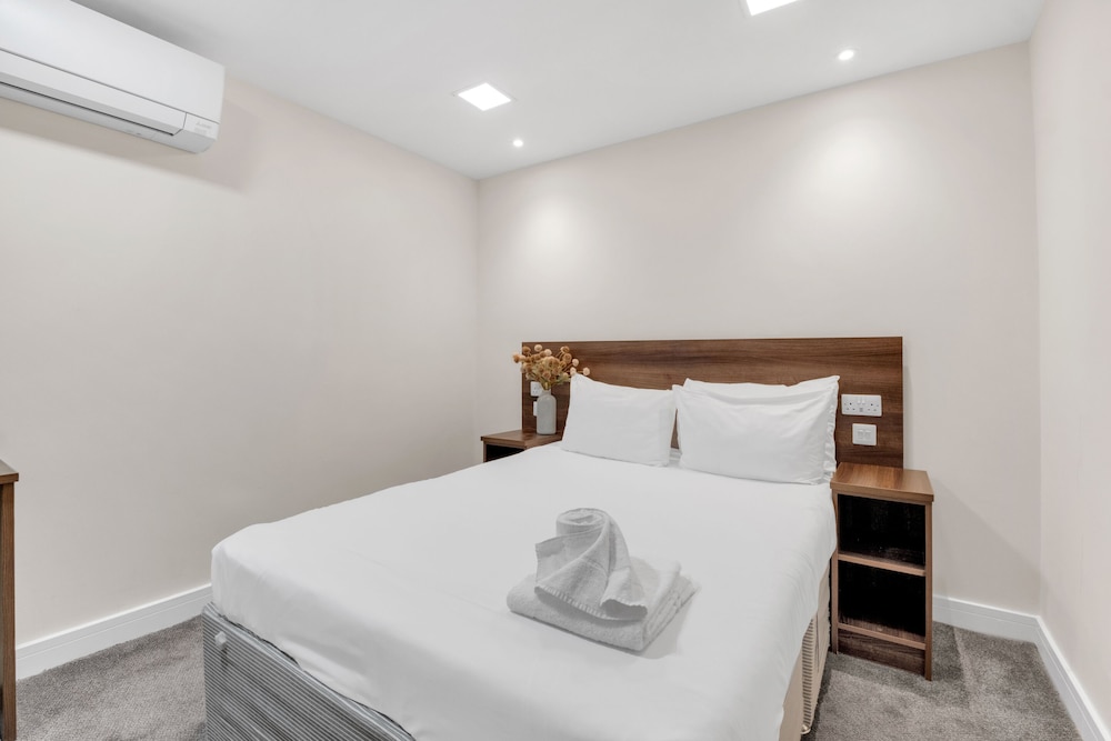 Double Room, Ensuite (No Window)