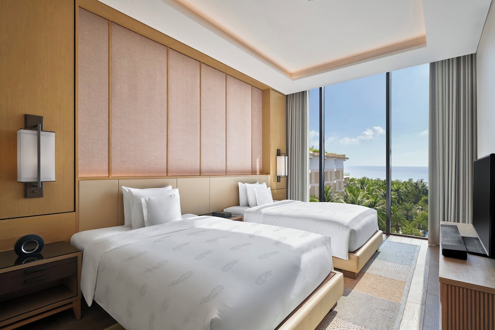 Suite, 2 Bedrooms, Club Lounge Access, Ocean View (Bridge)