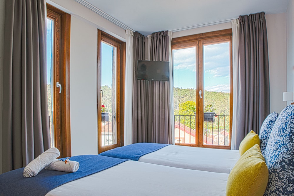 Twin Room, Partial Ocean View