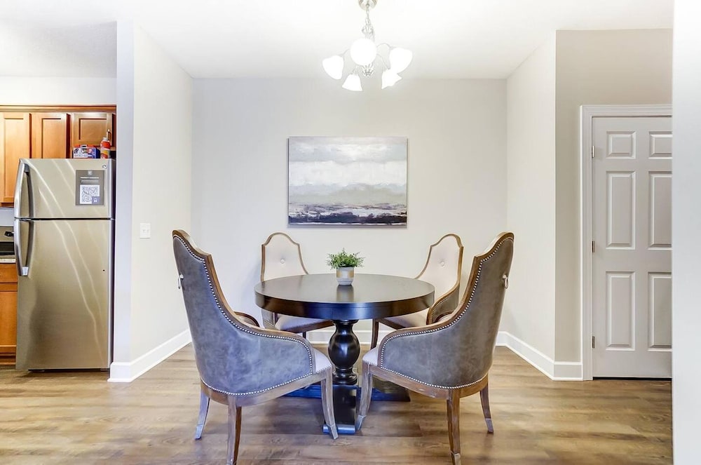 Polaris Luxury 2BR WFH Ready Pet Friendly, Billede 13