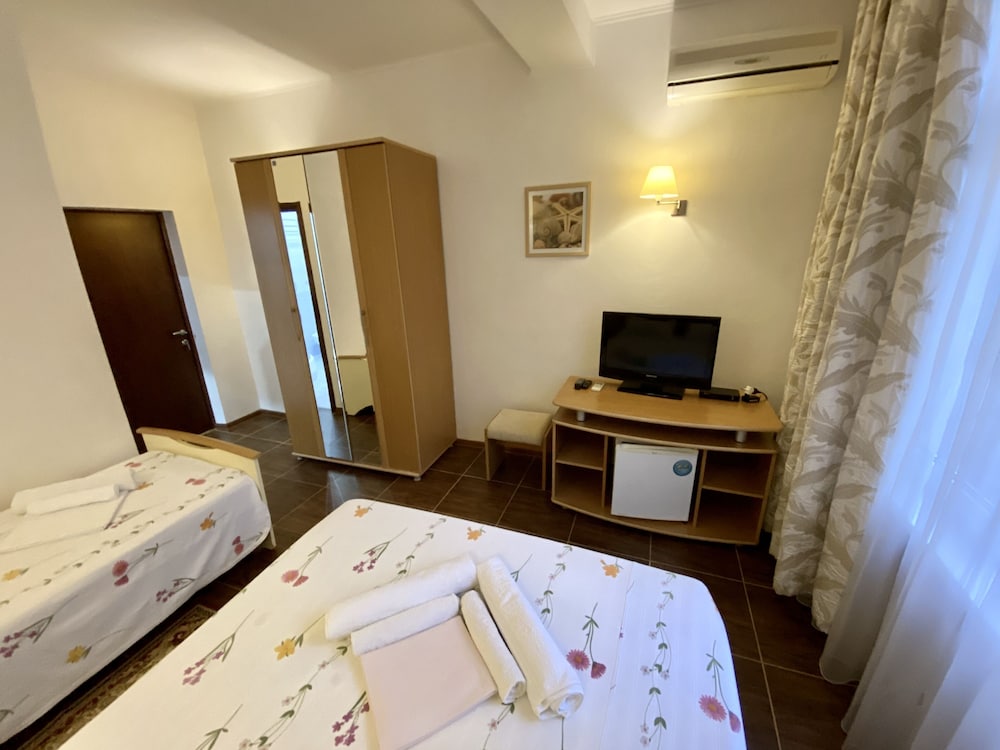 Superior Triple Room photo 1