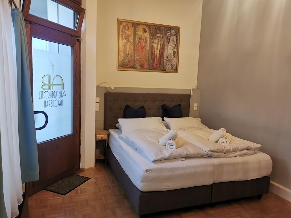 Economy Double Room photo 1