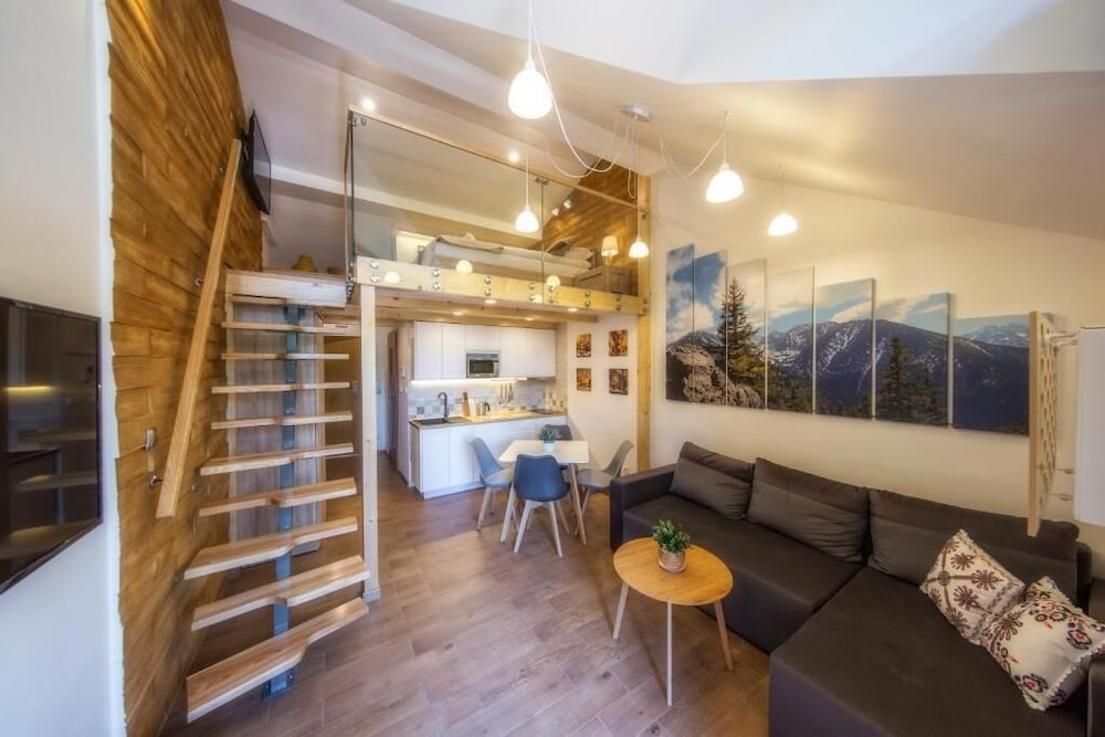 Deluxe Apartment (211 with SPA, Pool access)