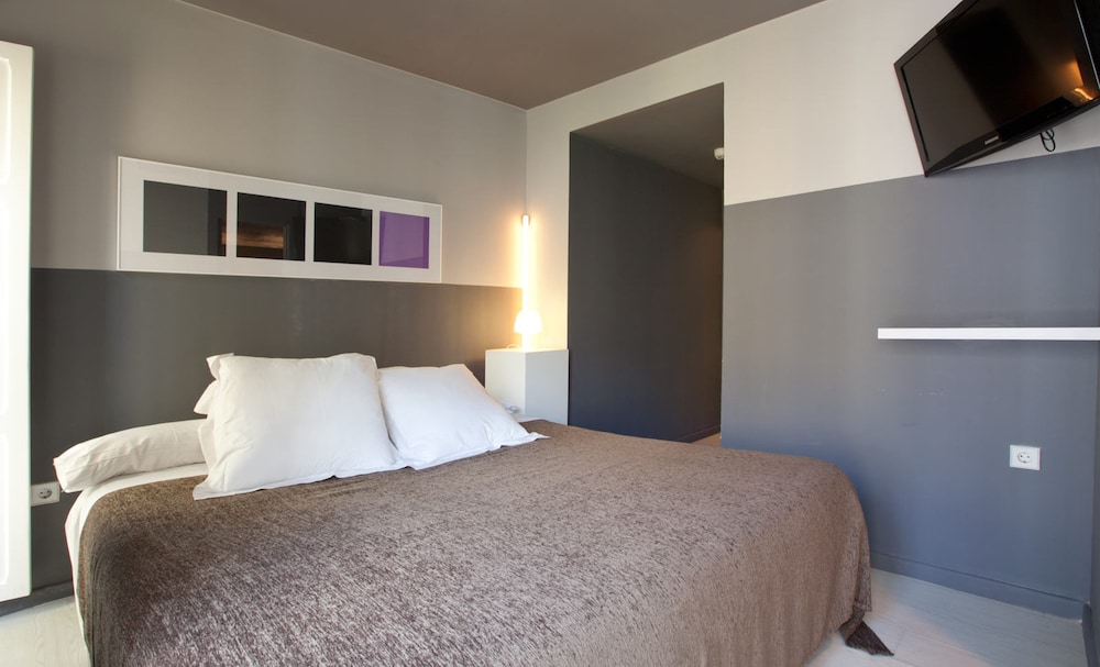 Superior Double Room, City View - Photo 9