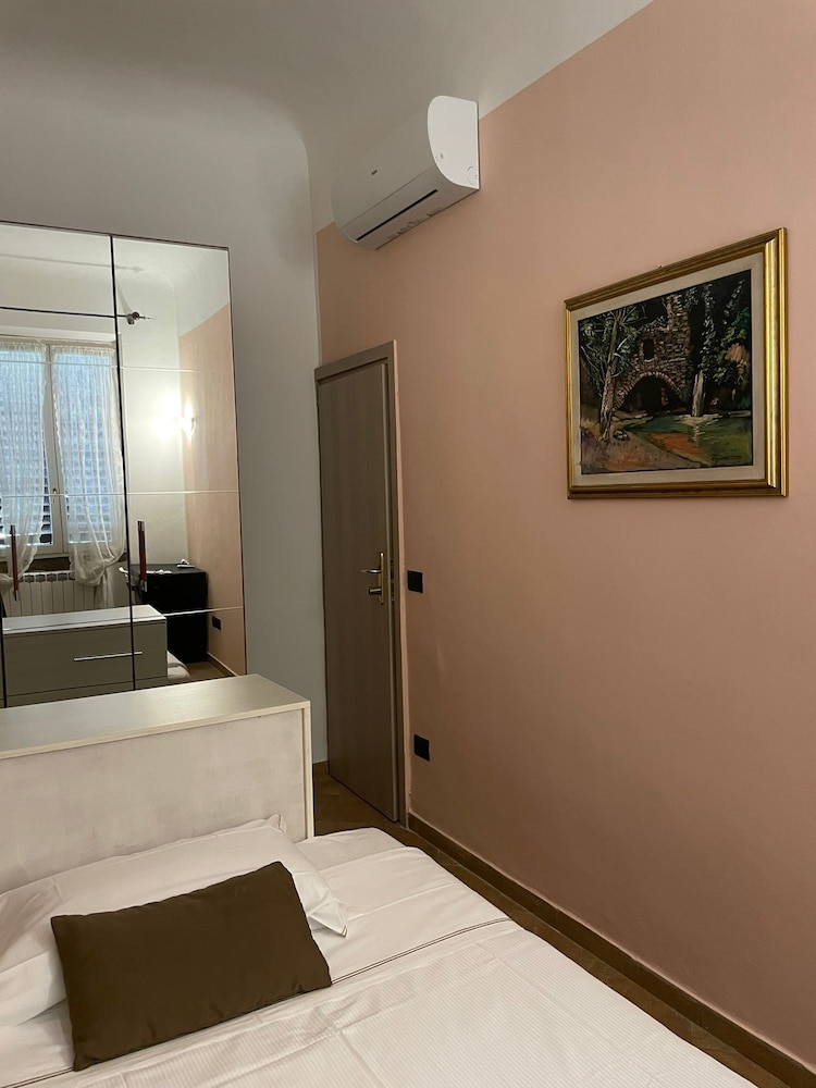 Basic Room photo 3