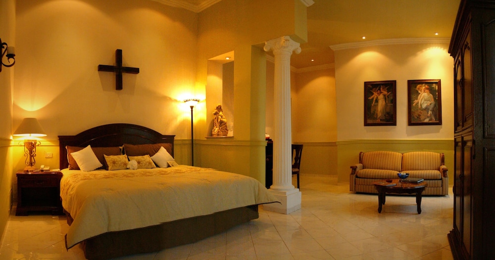 Junior Suite, 1 Bedroom, Hot Tub, Garden View - Photo 1