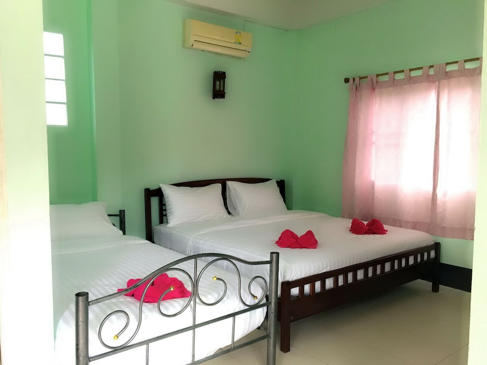 Standard Triple Room photo 2