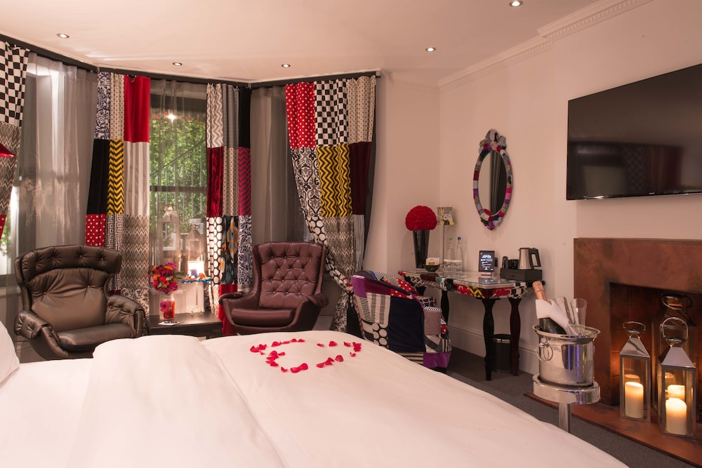 Squint Splash Suite photo 2