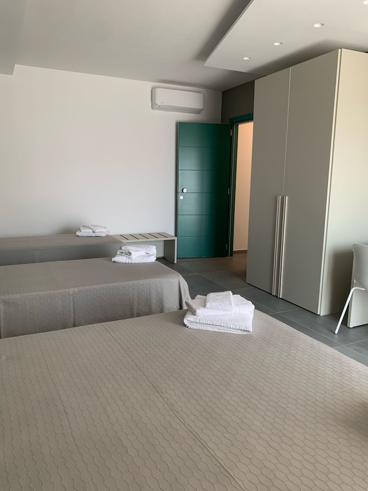 Basic Quadruple Room photo 1
