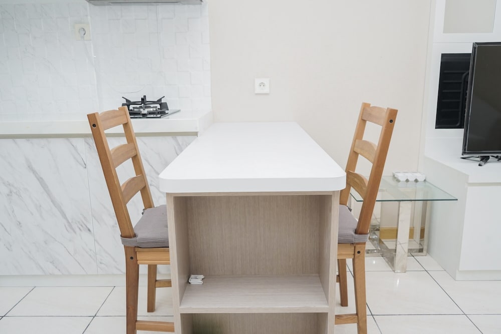 Room - Photo 5