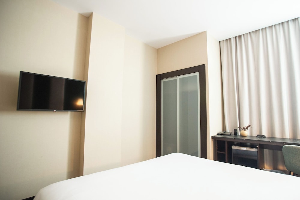 Double King Bed photo 2