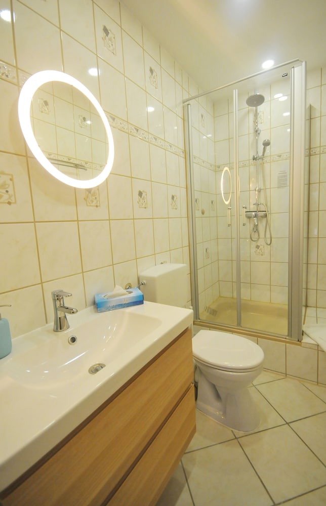 Apartment with Terrace, Bedroom, Kitchen incl.free access to pool and sauna nearby photo 3
