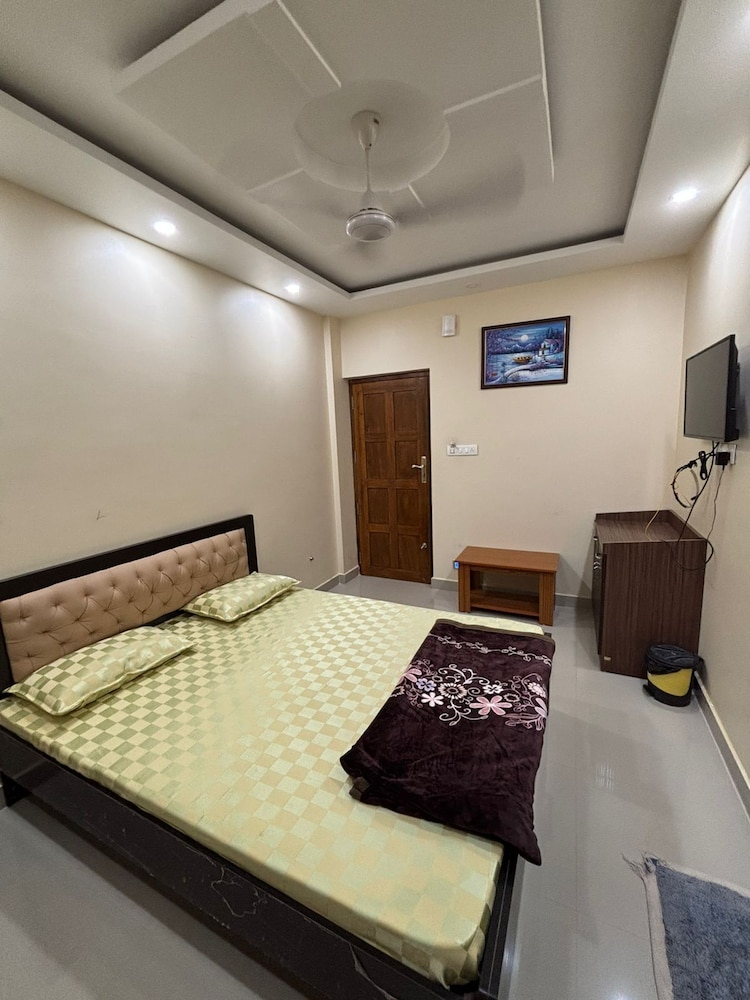 Deluxe Room - Photo 10