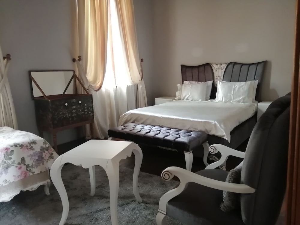 Suite photo 1