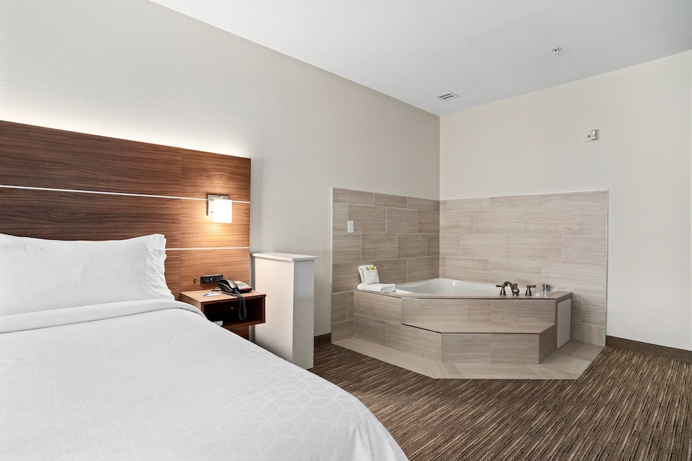 Standard Room, 1 King Bed, Accessible, Jetted Tub (Communications) - Photo 9