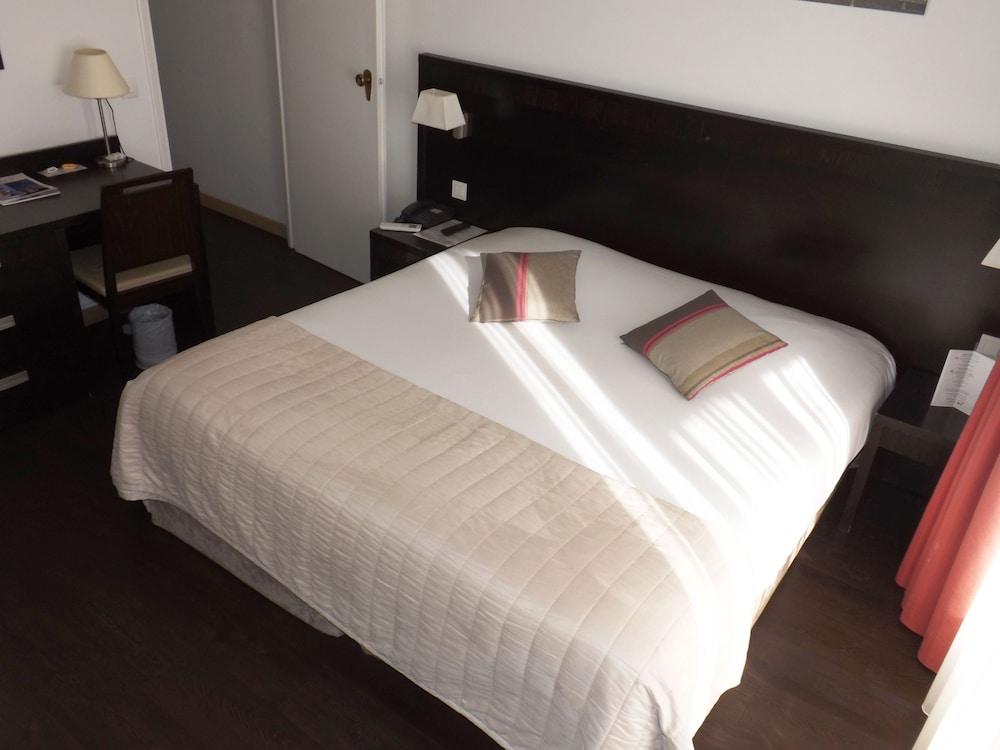 Double Room - Photo 7