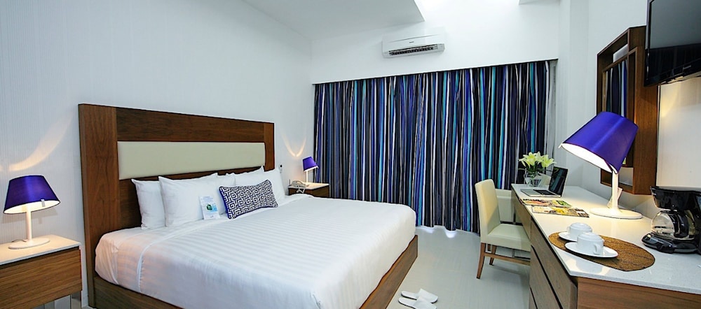 Room, 1 King Bed photo 3