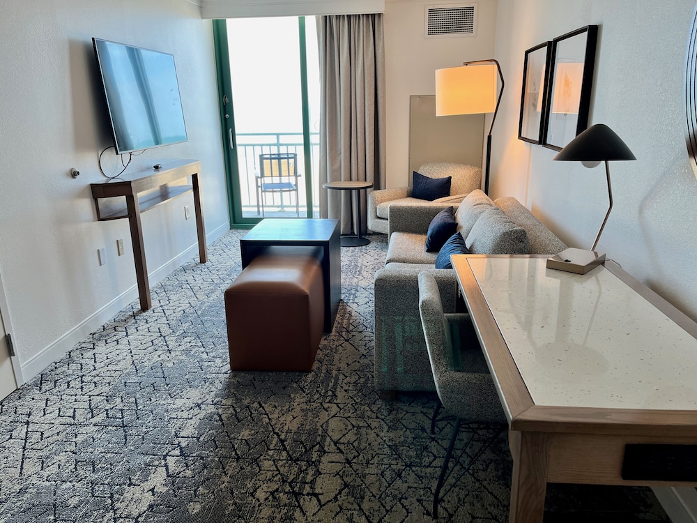 Studio Suite, Multiple Beds, Balcony, Pool View - Photo 10