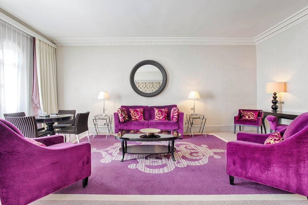 Suite Victoria Vue Jardin (1 très grand lit et 1 canapé-lit, vue jardin) - Photo 3