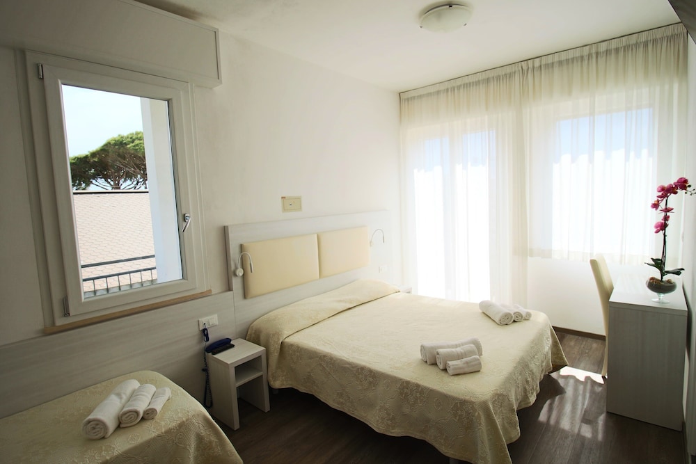 Comfort Triple Room photo 3