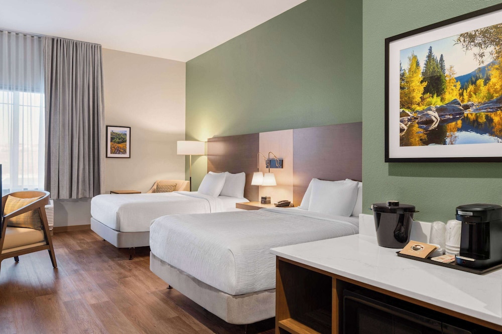 Room, 2 Queen Beds, Mobility Accessible (Hearing Accesible, Roll-In Shower)