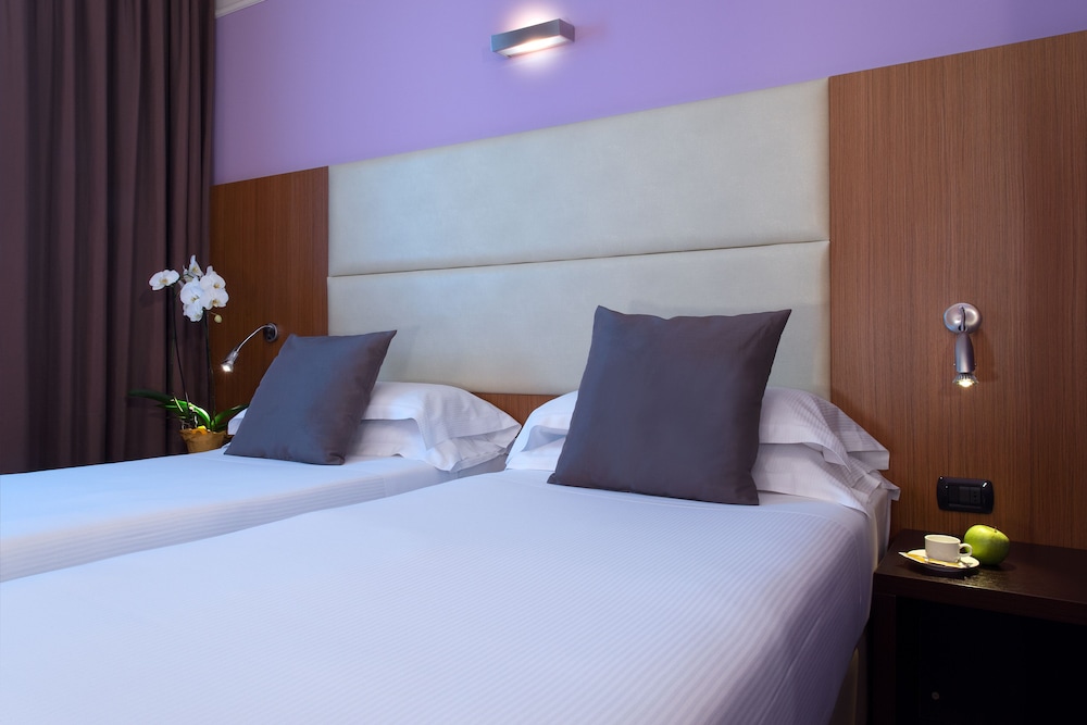 Classic Double or Twin Room - Photo 6