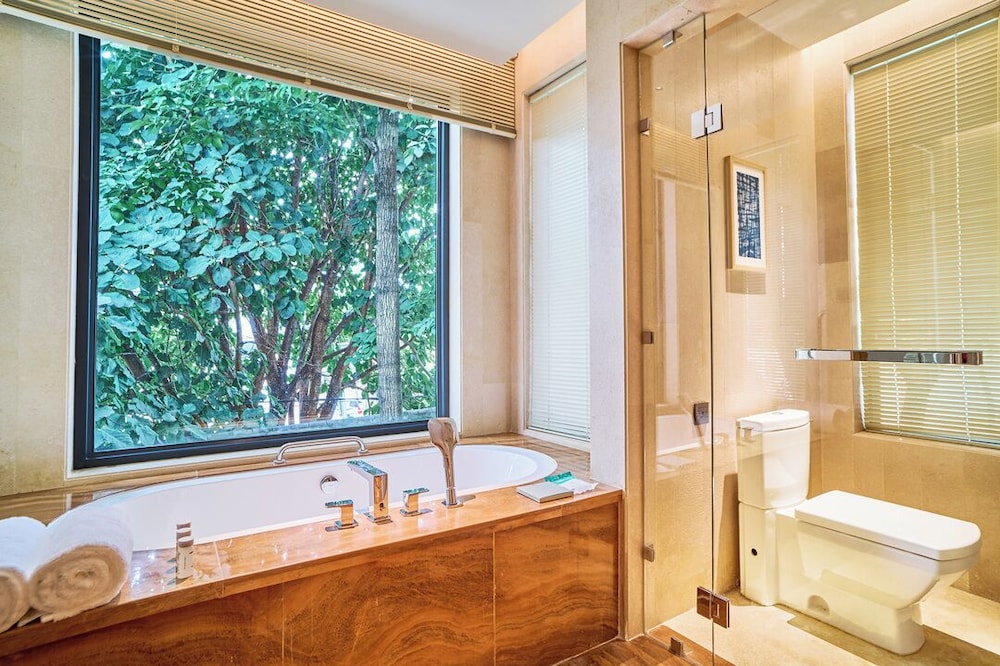 Basic Twin Room, Private Bathroom, Courtyard View photo 2