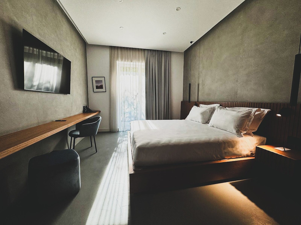 Superior Room, City View