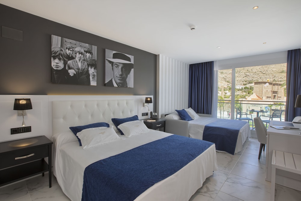 Quadruple Room (3+1)