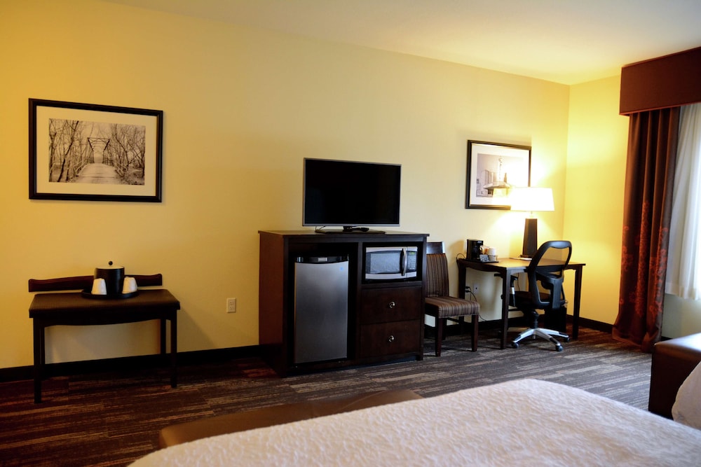 Room, 2 Queen Beds, Accessible, Bathtub (Hearing Impaired)