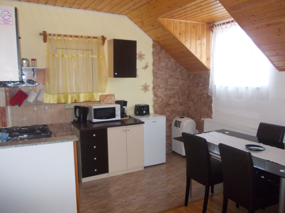 Studio, Multiple Beds, Garden View photo 2