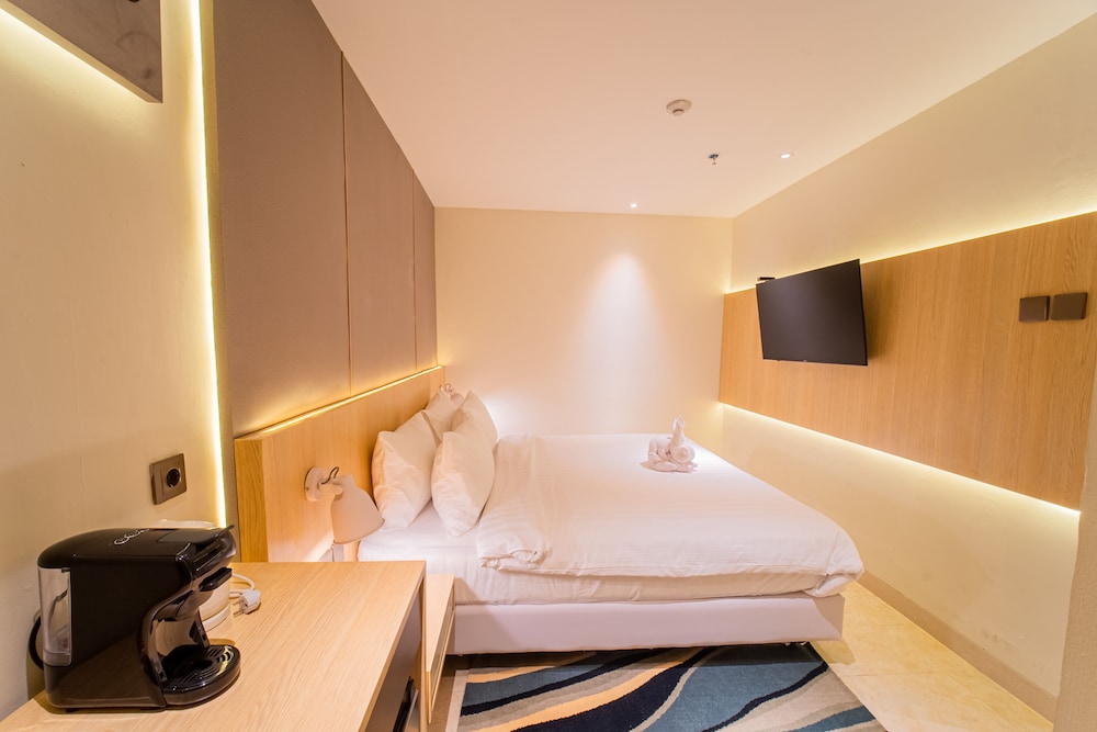 Superior Double or Twin Room, Ocean View (Free2Tickets to Marquee on 7pool club) - Photo 15