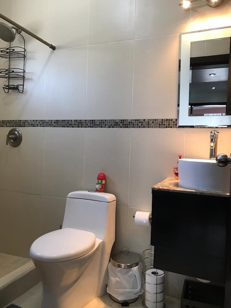 House, 2 Bedrooms photo 2