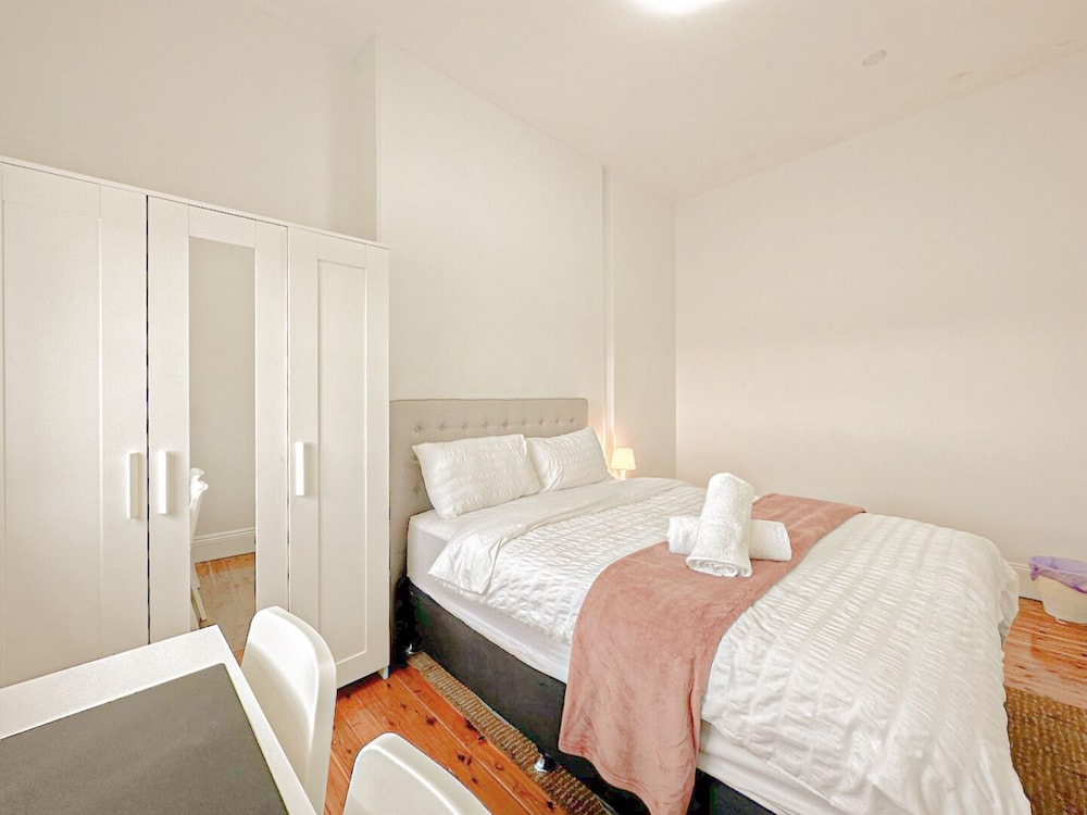 City Room photo 1