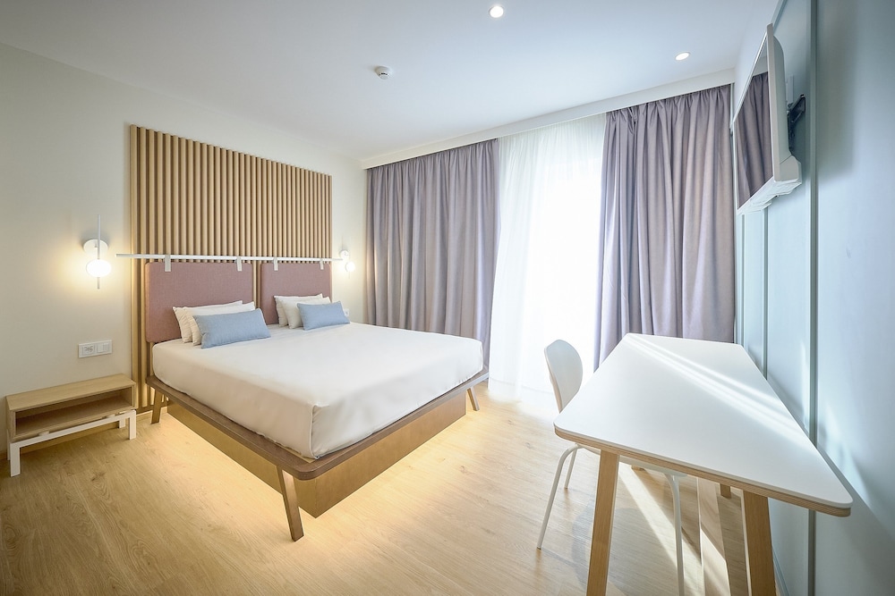 Standard Double Room - Photo 4