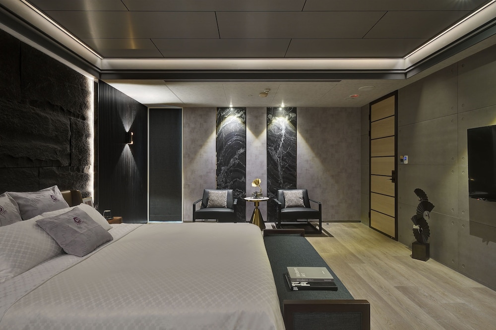 Luxury Double Room (C/I 18:00 - C/O 12:00) photo 3