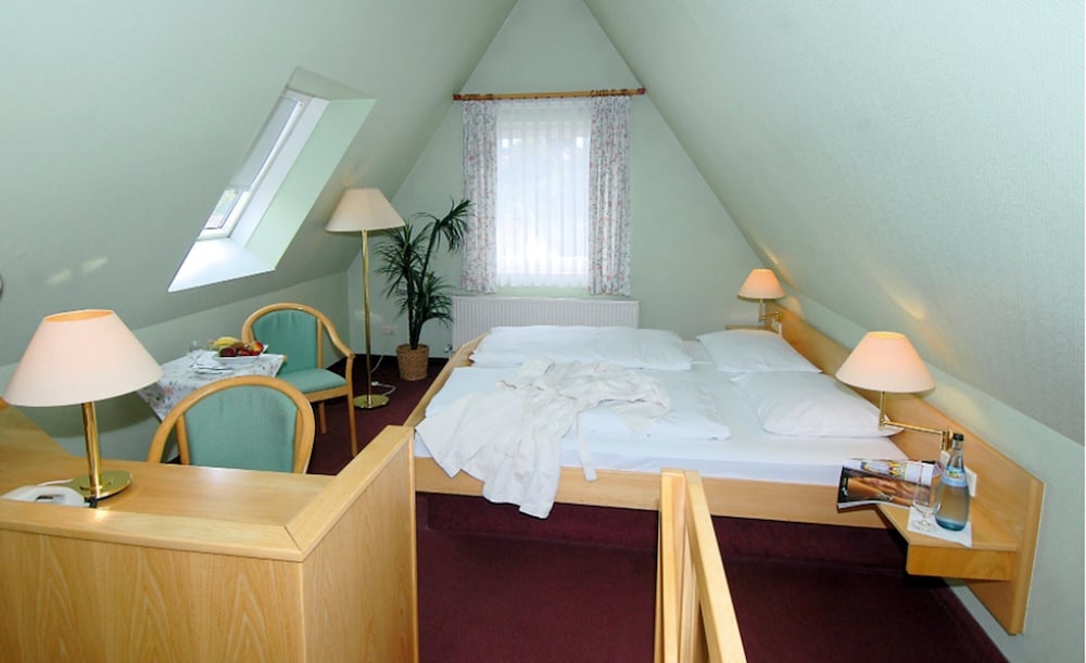 Double Room (Twin)
