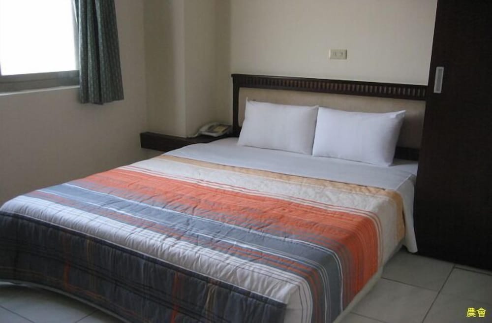 Twin Room, Private Bathroom, City View