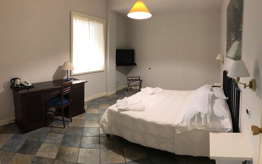 Economy Double Room - Photo 3